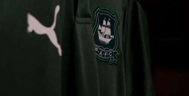 Bộ đồ gia dụng Plymouth Argyle 20-21 được tiết lộ