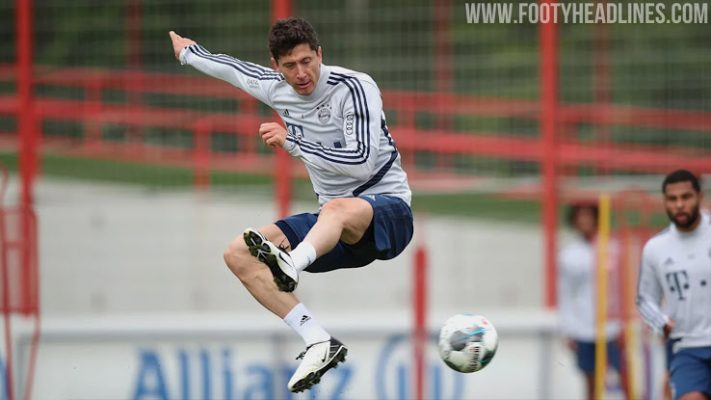 Lewandowski Trains trong đôi giày Nike Phantom Venom của 'DNA tương lai'