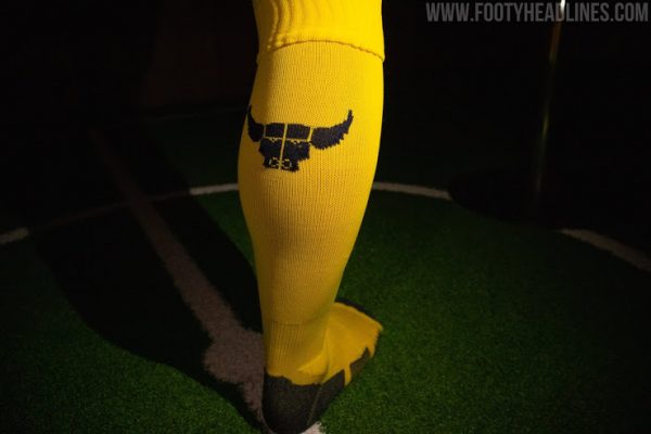 Oxford United 20-21 Home Kit được phát hành