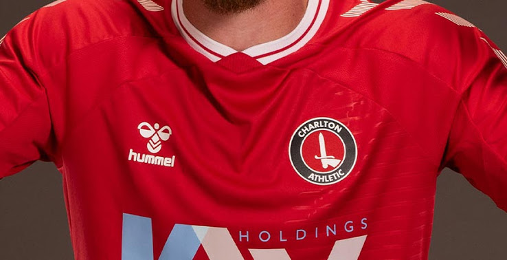 Bộ trang phục dành cho thủ môn và sân nhà 20-21 của Charlton Athletic được tiết lộ