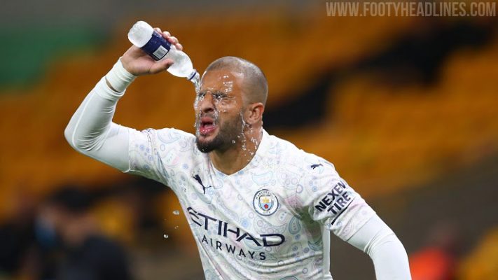 Trên sân: Manchester City 20-21 Bộ thứ ba - Cuộc đụng độ quần đùi?