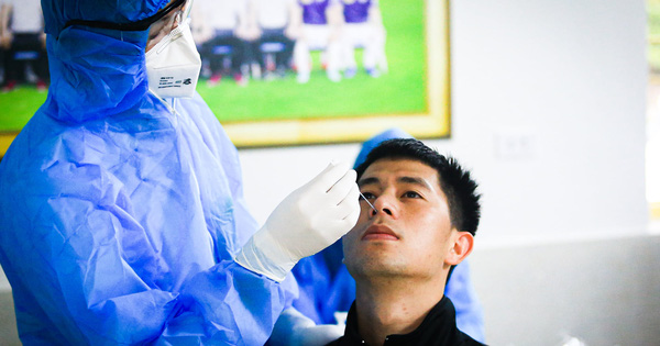 Hà Nội FC xét nghiệm Covid-19, Đức Huy kịp rời Hải Dương về hội quân