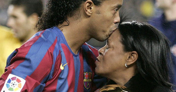 Mẹ Ronaldinho qua đời ở tuổi 71 sau khi nhiễm Covid-19