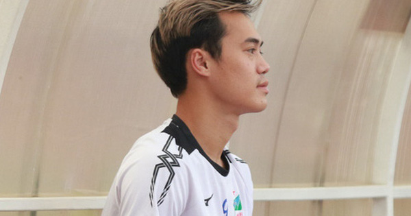 Văn Toàn chấn thương lật cổ chân, khó dự vòng 4 V.League