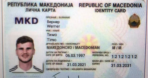 "Cứu thua" không tưởng cho ĐT Bắc Macedonia, tiền đạo bom tấn của Chelsea được người hâm mộ "tặng" món quà không thể ngờ
