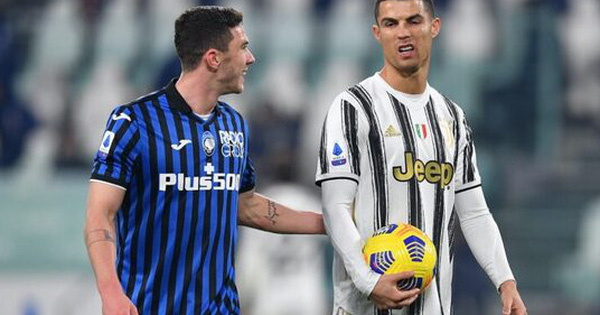 Cầu thủ bị Ronaldo từ chối đổi áo cuối cùng cũng có được thứ mình muốn theo cách rất đặc biệt