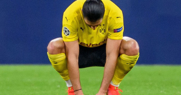 Đồng đội cũ của Ronaldo bị chê "ngu ngốc", giúp Man City thoát hiểm vào bán kết Champions League