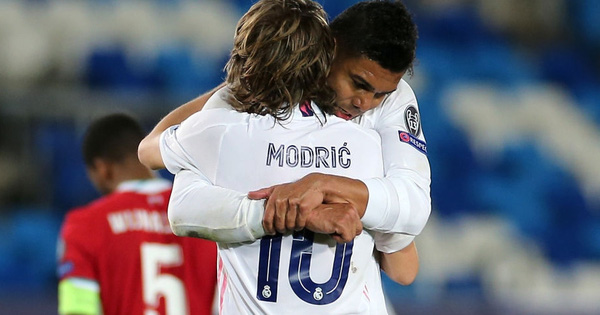 Vắng cả cặp trung vệ số 1, Real Madrid vẫn đủ sức đè bẹp Liverpool