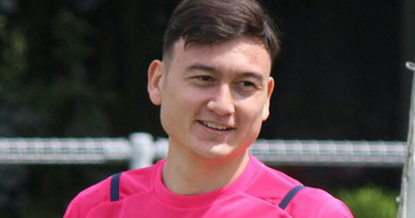 Văn Lâm bị đồng đội ở Cerezo Osaka "hành hạ" bằng những cú sút đẳng cấp J.League