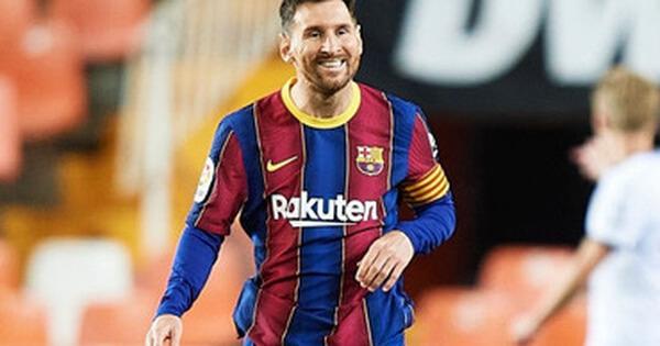 Messi đá hỏng phạt đền nhưng vẫn hóa người hùng nhờ có đồng đội hỗ trợ sửa sai