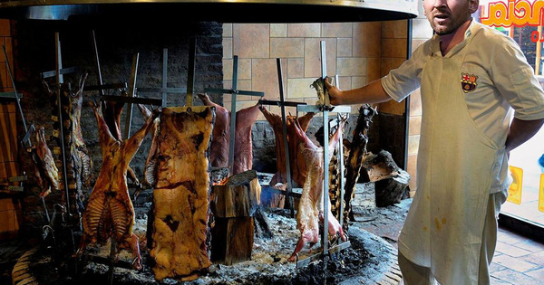 Messi rơi vào tầm ngắm điều tra vì tổ chức tiệc nướng linh đình cùng đồng đội