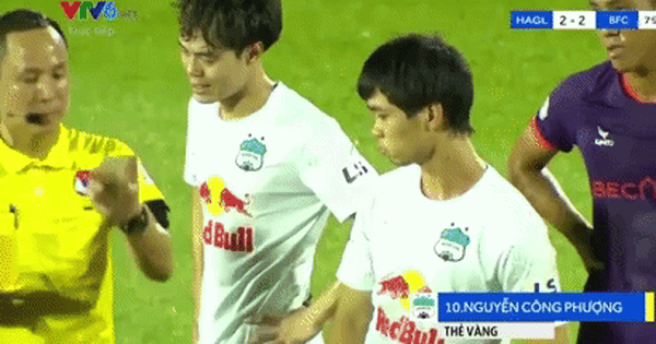 HAGL bị nhắc nhở phải nghiêm khắc với Công Phượng vì phản ứng trọng tài