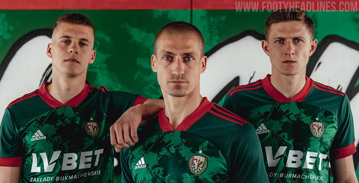 Slask Wroclaw 21-22 Home Kit được phát hành