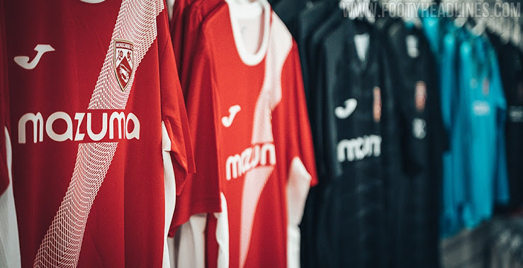 Morecambe FC 21-22 Home & Away Kits được phát hành