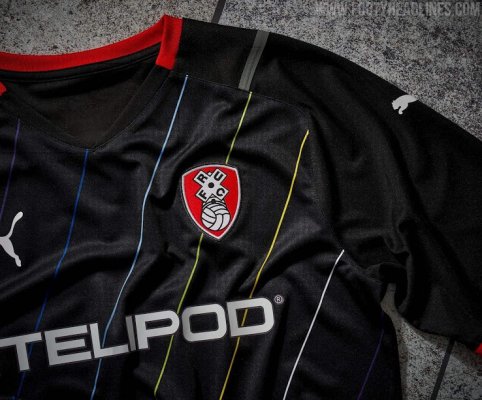 Rotherham United 21-22 Kit thứ ba được phát hành